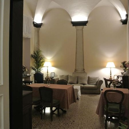 Palazzo Zecchino B&B Генуа Екстериор снимка